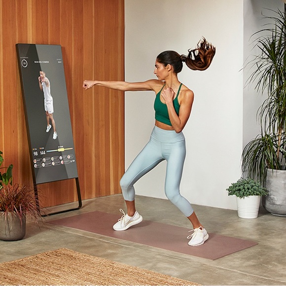 NY PICK UP ONLY - Lululemon interactive workout MIRROR home gym - Picture 1 of 6
